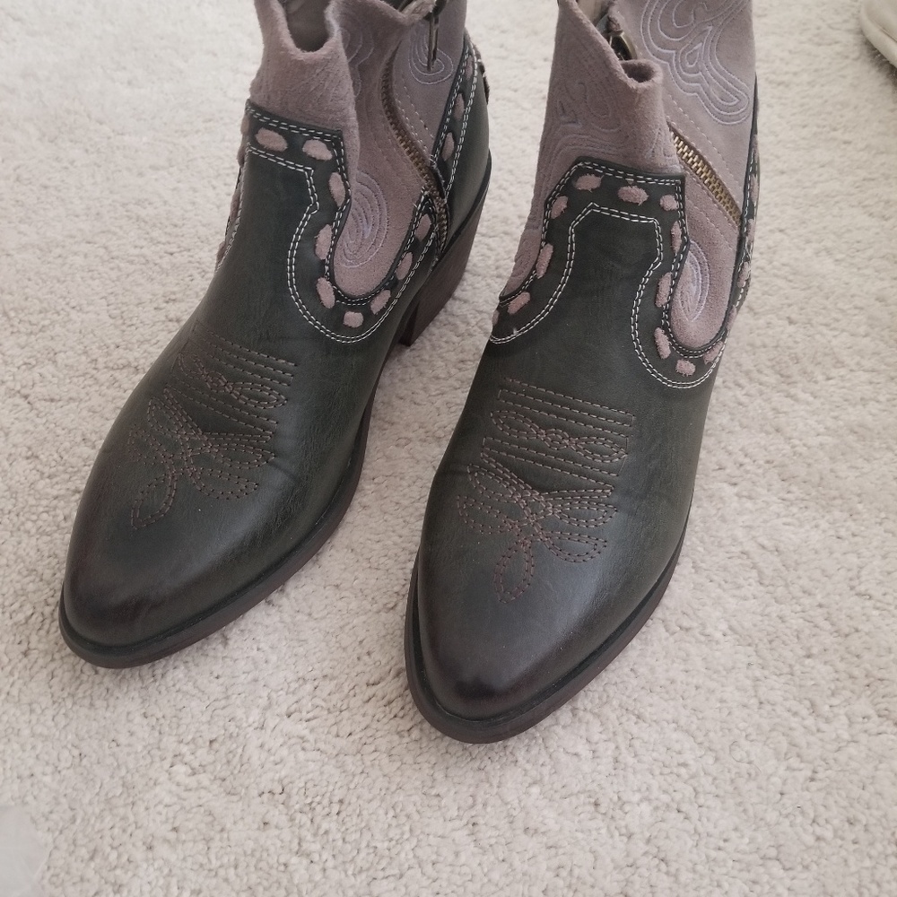 Western Whipstitched Ankle Boots